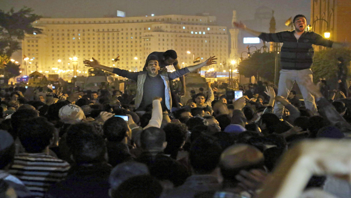 Los manifestantes rechazaron el veredicto que absuelve al dictador egipcio.