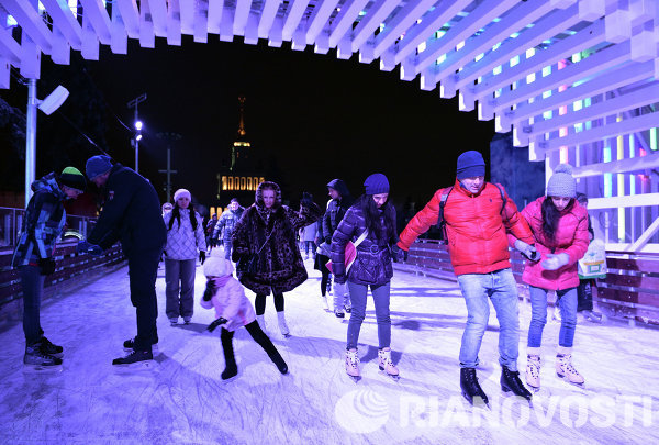 Los moscovitas podrán patinar sobre unos 20 mil metros cuadrados de hielo.