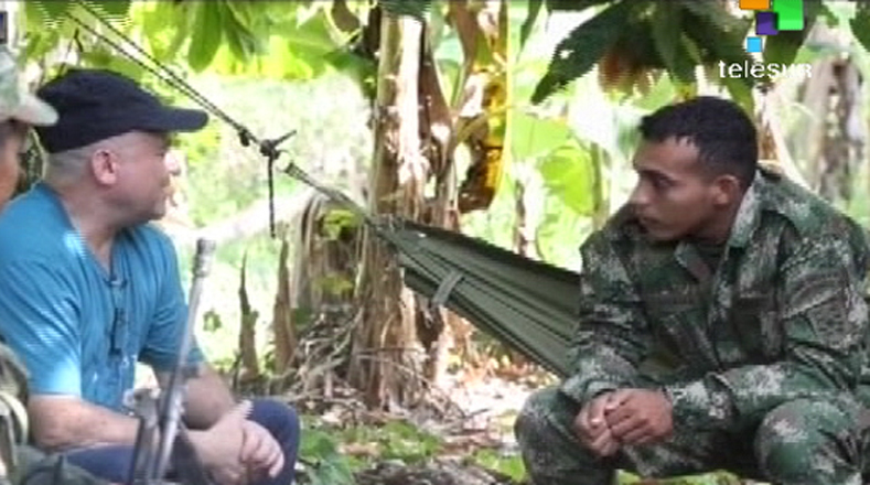 Los dos soldados fueron liberados a través de la operación humanitaria liderada por el Comité Internacional de la Cruz Roja (CICR) funcionarios de países garantes y miembros de las Fuerzas Armadas Revolucionarias de Colombia-Ejército del Pueblo (FARC-EP). 25/11/2014