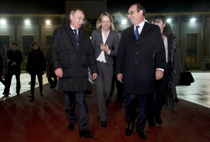 El presidente de Francia, François Hollande, se reunió con su homólogo ruso, Vladimir Putin, para discutir, entre otras cosas, sobre la crisis ucraniana.