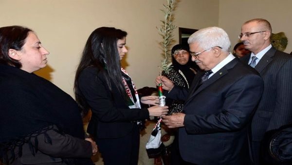 El presidente palestino se solidarizó con la familia de Abu Ein