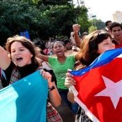 La algarabía de los jóvenes tras la liberación de los cinco héroes cubanos