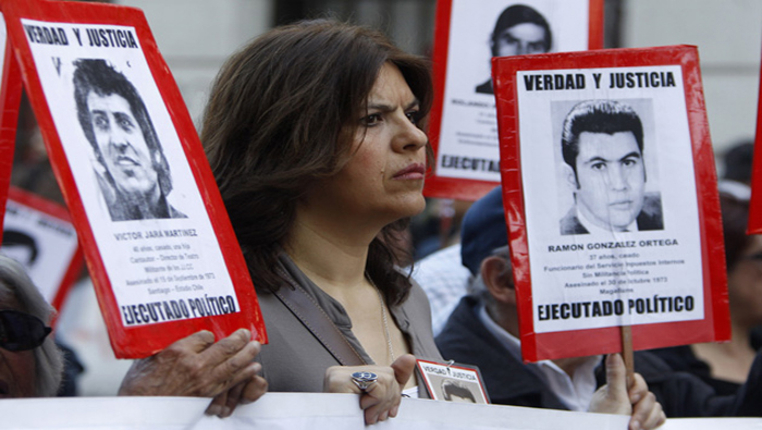 Familiares de las víctimas de la dictadura chilena siguen exigiendo justicia. (Foto: EFE).