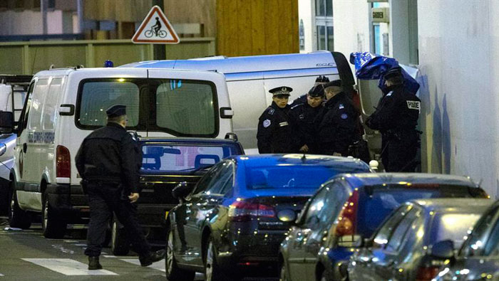 Las fuerzas de seguridad iniciaron la búsqueda de los terroristas en el casco central de París