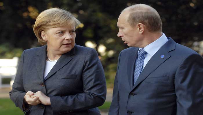 El presidente ruso coincide con Merkel en que es fundamental un cese al fuego entre Kiev y federalistas al este de Ucrania