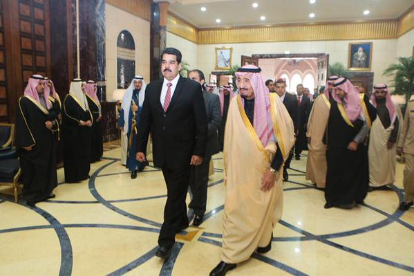 El Presidente venezolano ahora parte a Argelia en el marco de su gira por países de la OPEP.