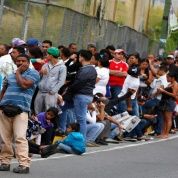 Venezuela intensifica lucha contra la guerra economica para evitar colas y garantizar abastecimiento de productos.  