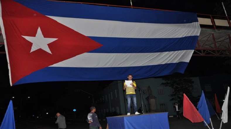El discurso presente recordó a Los Cinco Héros Cubanos.