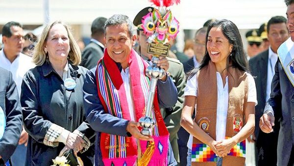 El presidente Ollanta Humala entregó el reconocimiento a la comunidad de Puno