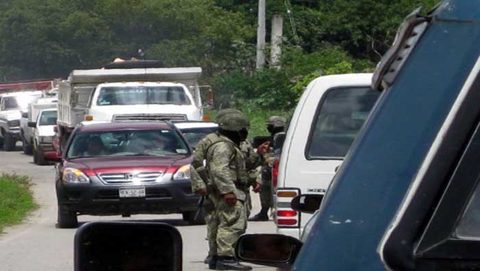 Fuerzas de Seguridad de Guerrero permanecen en el sitio. (Foto: Revista Proceso)
