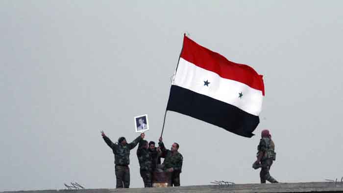 El ejército sirio informó que cortaron líneas de comunicación entre los puestos de los terroristas.