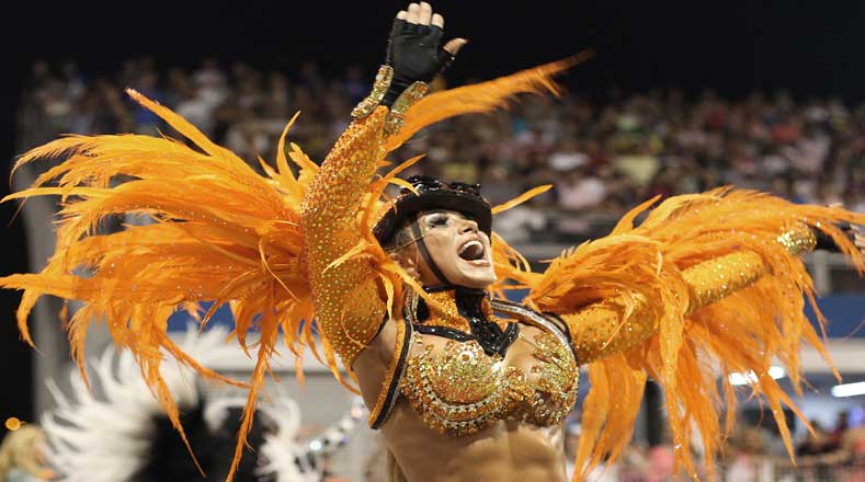 Varias escuelas de sambas y otros géneros musicales expusieron lo de mejor de sus bailes