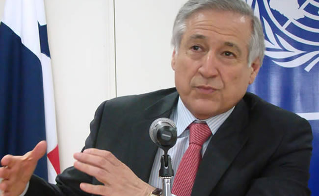 Heraldo Muñoz recordó que Chile no ampara ni realiza actividades de espionaje.