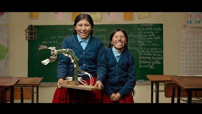 Esmeralda y Eirika, obtuvieron el primer lugar en las Olimpiadas Científicas en la especialidad Robótica