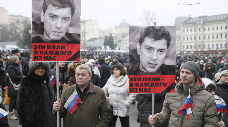 Seguidores de Boris Nemtsov se movilizan en memoria del político.