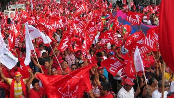 La plaza Masferrerer de El Salvador, quedó pequeña para la multitud de militantes del FMLN que celebró el triunfo. (Foto: Archivo)