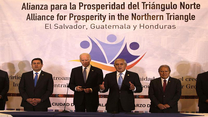 De izquierda a derecha, el presidente de Honduras; el vicepresidente de Estados Unidos; el presidente de Guatemala, y el presidente de El Salvador