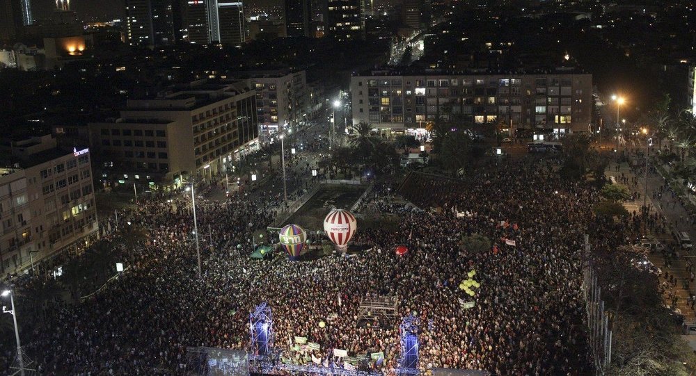 Unas 50 mil personas se apostaron en la plaza Rabín de Tel Aviv.