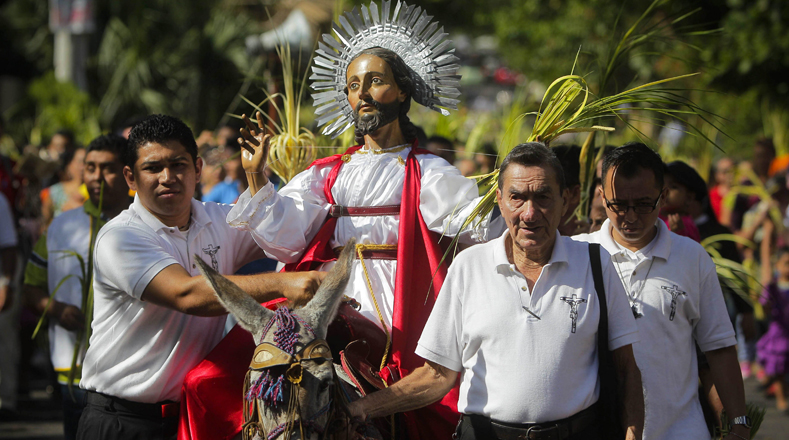 Procesión del Domingo de Ramos, en la ciudad de Suchitoto al norte de San Salvador.