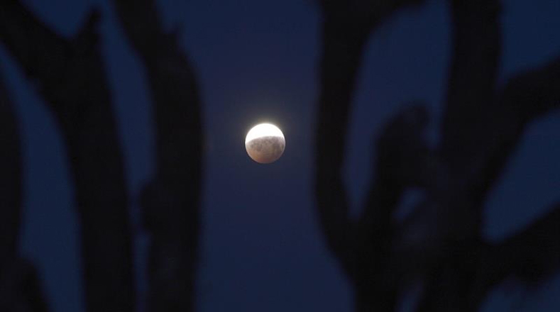 La NASA informó que la fase total del eclipse no demoró más de cinco minutos. (Foto desde California) 