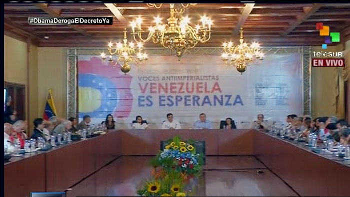 Foro de intelectuales en la sede de la Cancillería (Casa Amarilla) en Caracas, Venezuela.