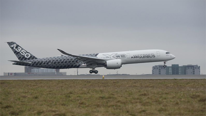 Airbus tiene como objetivo entregar 15 aviones A350 este año y eventualmente elevar la cifra a 10 cada mes para el año 2018.