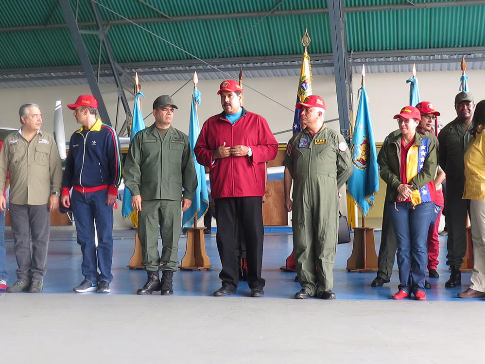 Maduro pidió a los oficiales de la FANB a mantenerse unidos en la defensa de la soberanía de Venezuela.