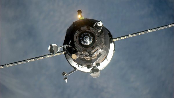 Cada año, tres o cuatro cargueros Progress salen hacia la ISS para llevar material. Tras su misión caen y se queman en la atmósfera, por encima del Océano Pacífico.