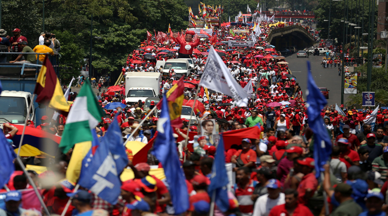 Desde distintos puntos de la ciudad de Caracas salieron los trabajadores a marchar.