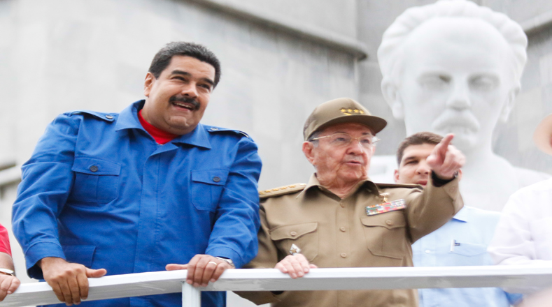 Los presidentes de Cuba y Venezuela, presidieron en La Habana el multitudinario desfile por el Día del Trabajador.