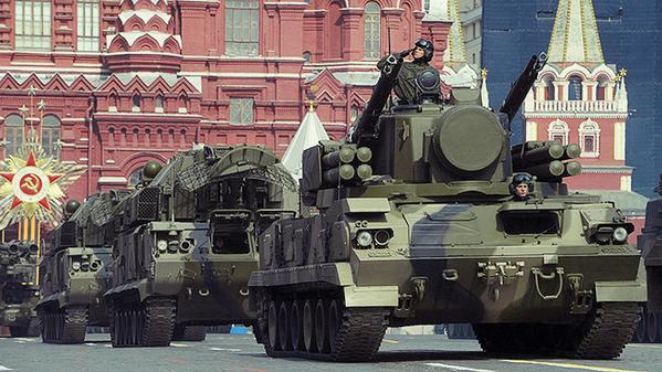 Equipos militares y el poderío ruso se hizo ver en los ensayos de este jueves.