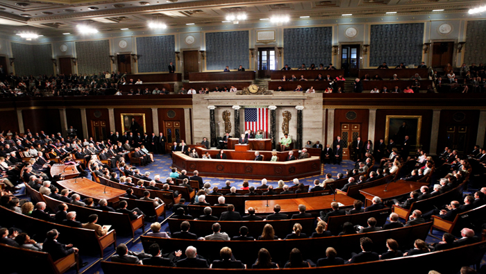 Congreso de Estados Unidos estudia prolongar las sanciones contra Irán por 15 años más.
