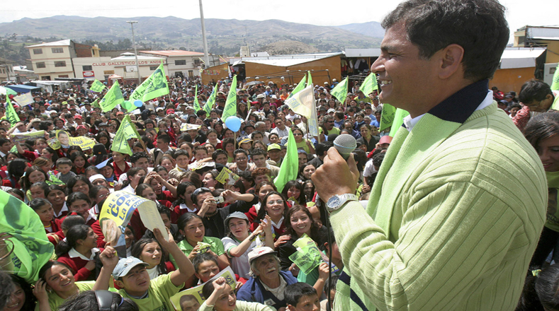 ¡Primera victoria! En noviembre de 2006, Rafael Correa ganó las elecciones presidenciales en la segunda vuelta electoral con el 56,67 por ciento de los votos.