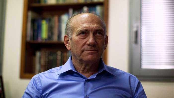 Olmert renunció al cargo en 2009 tras varias escándalos de corrupción