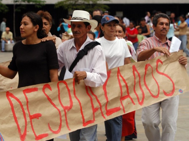 Desde el inicio de las conversaciones de paz, en noviembre de 2012, un promedio de 16 mil 400 colombianos fueron desplazados cada mes.