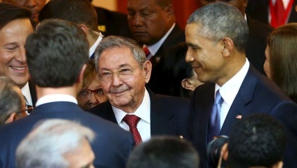 Obama decidió sacar a la isla de la lista antes de reunión con Raúl Castro en Panamá