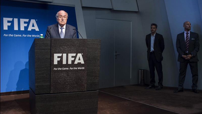 Diferentes reacciones tras dimisión de Blatter.