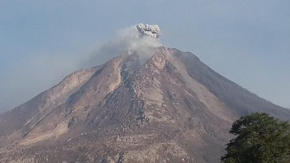 El volcán pudiera presentar actividad eruptiva en las próximas horas.