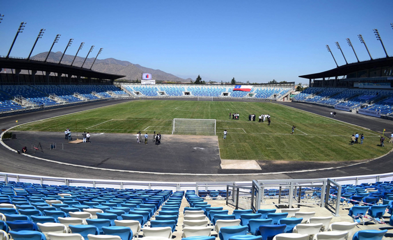Estadio El Teniente de Rancagua. Capacidad 20 mil personas.
