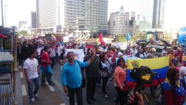 Así se movilizaron en la marcha de solidaridad con la Revolución Bolivariana en Bruselas.