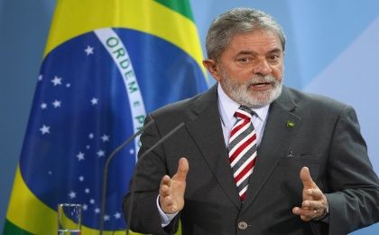 Lula realizó la primera contribución a la campaña "Sé Solidario".