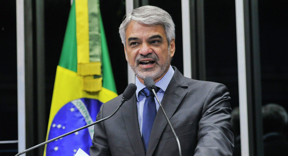 El parlamentario, Humberto Costa, critica radicalismo de Aecio Neves