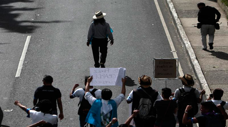 Más de 5 días de recorrido a pie, demanda el fin de la corrupción en Guatemala.