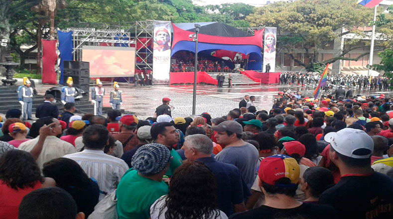 La lluvia no detuvo a los venezolanos que apoyaron el homenaje al legendario Pedro Camejo.