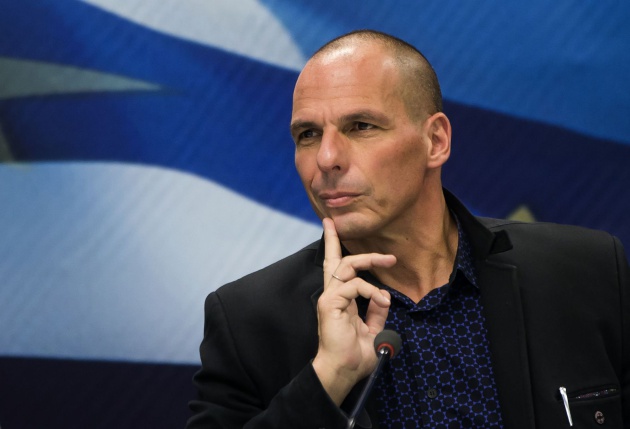 El ministro griego confía que en la población derrote el chantaje de la Troika