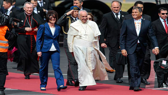 El papa Francisco ya esta en territorio ecuatoriano
