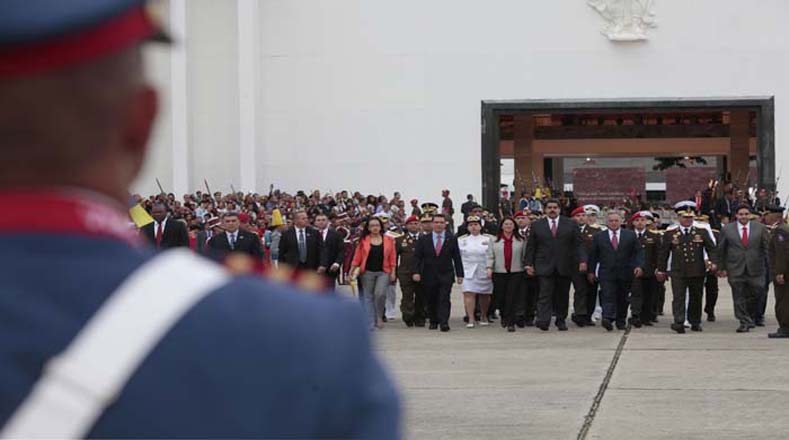 El presidente, Nicolás Maduro graduó a los cadetes de todos los componentes junto con el gabinete Ejecutivo.