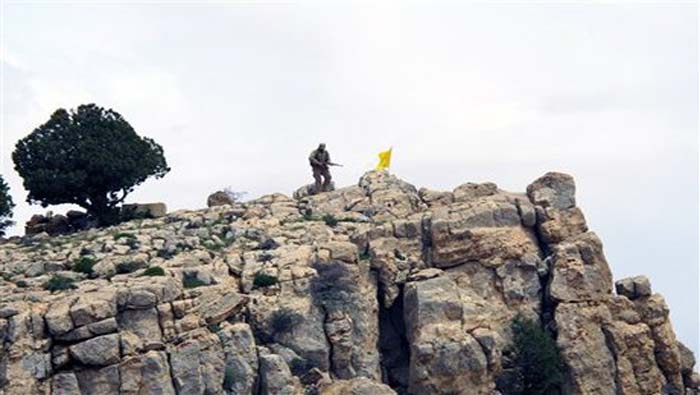 Fuerzas del Ejército sirio y Hezbolá en fuerte ofensiva terrestre y aérea contra terroristas takfiris.
