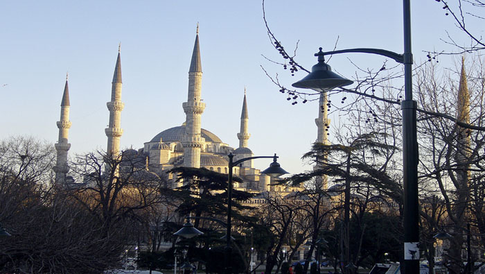 La Mezquita Azul de Turquía es uno de los lugares más visitados por los turistas en Estambul.