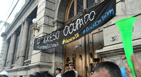 Guatemalans Continue Protests Amid Govt Corruption Scandal News Telesur English